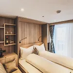Ur-genuss Mit Wein & Weitblick 黑特尔旺